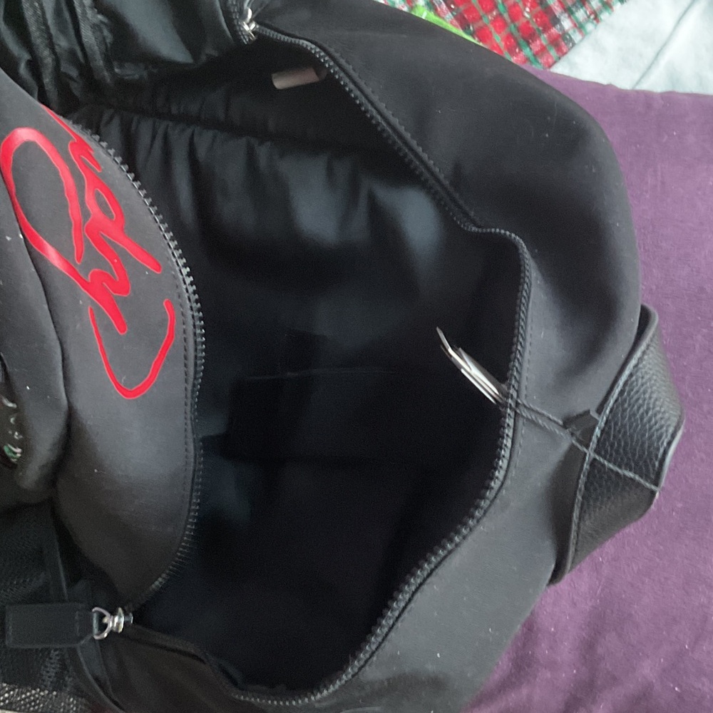 Ed Hardy - Picture 2 of 5